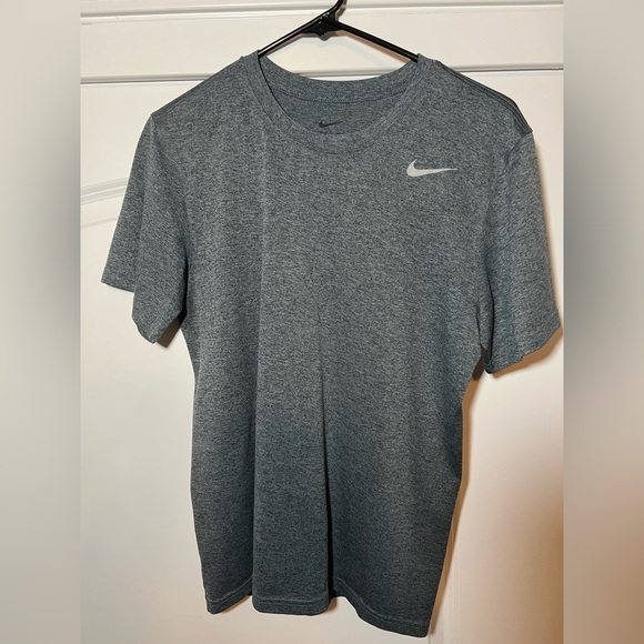 mens small nike shirts